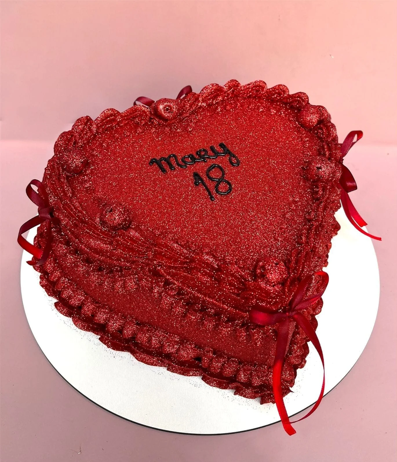 Bolos e doces personalizados, feitos à mão para a sua festa